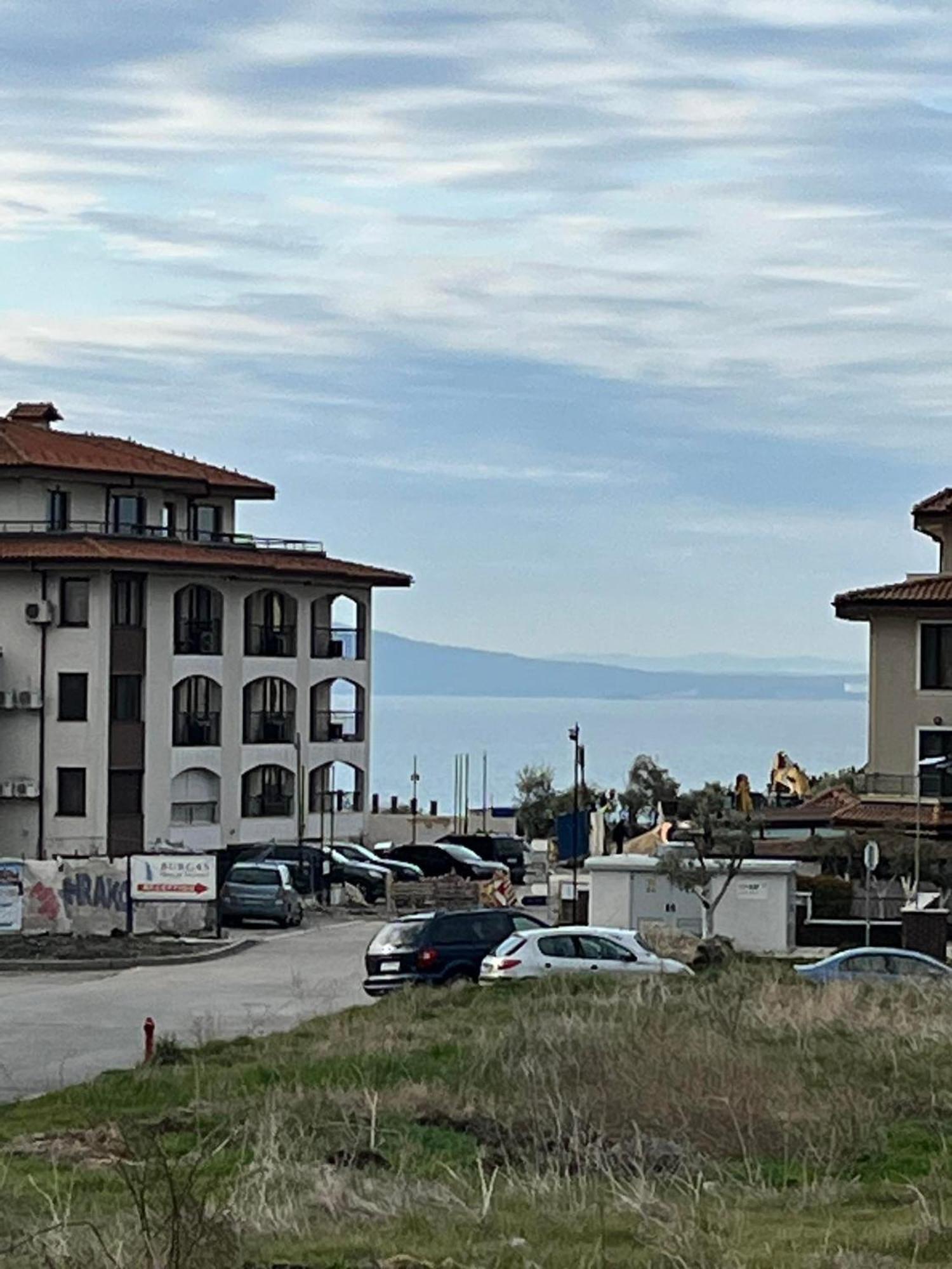 Луксозен Апартамент Анастасия-Сарафово На 150М От Морето Burgas Ngoại thất bức ảnh